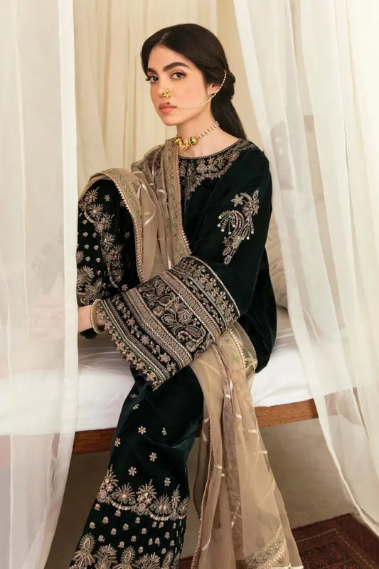 958-3PCs Embroidered Velvet Dress With Embroidered Organza Dupatta