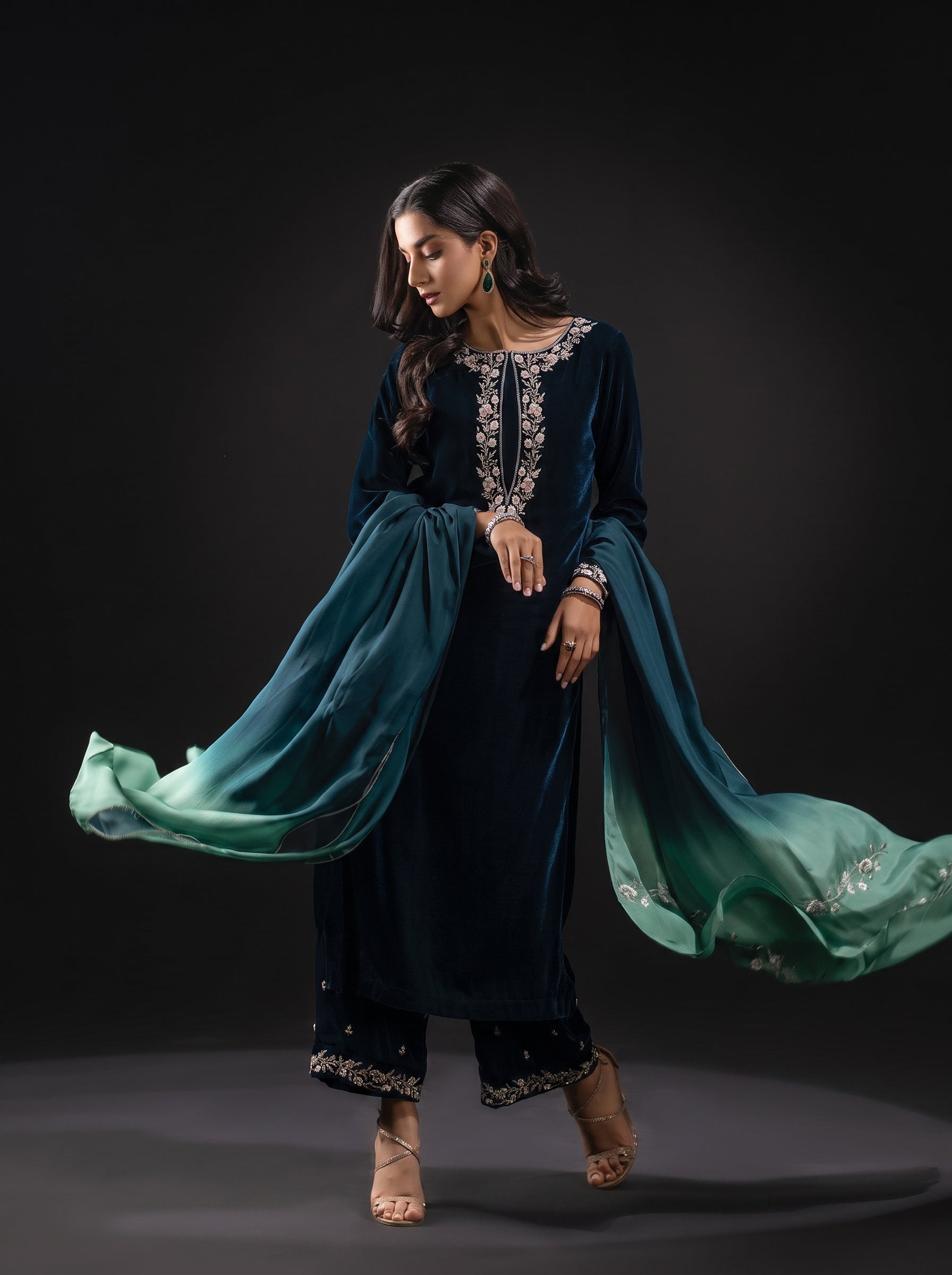 Shahkar Velvet 3 Piece D-2002